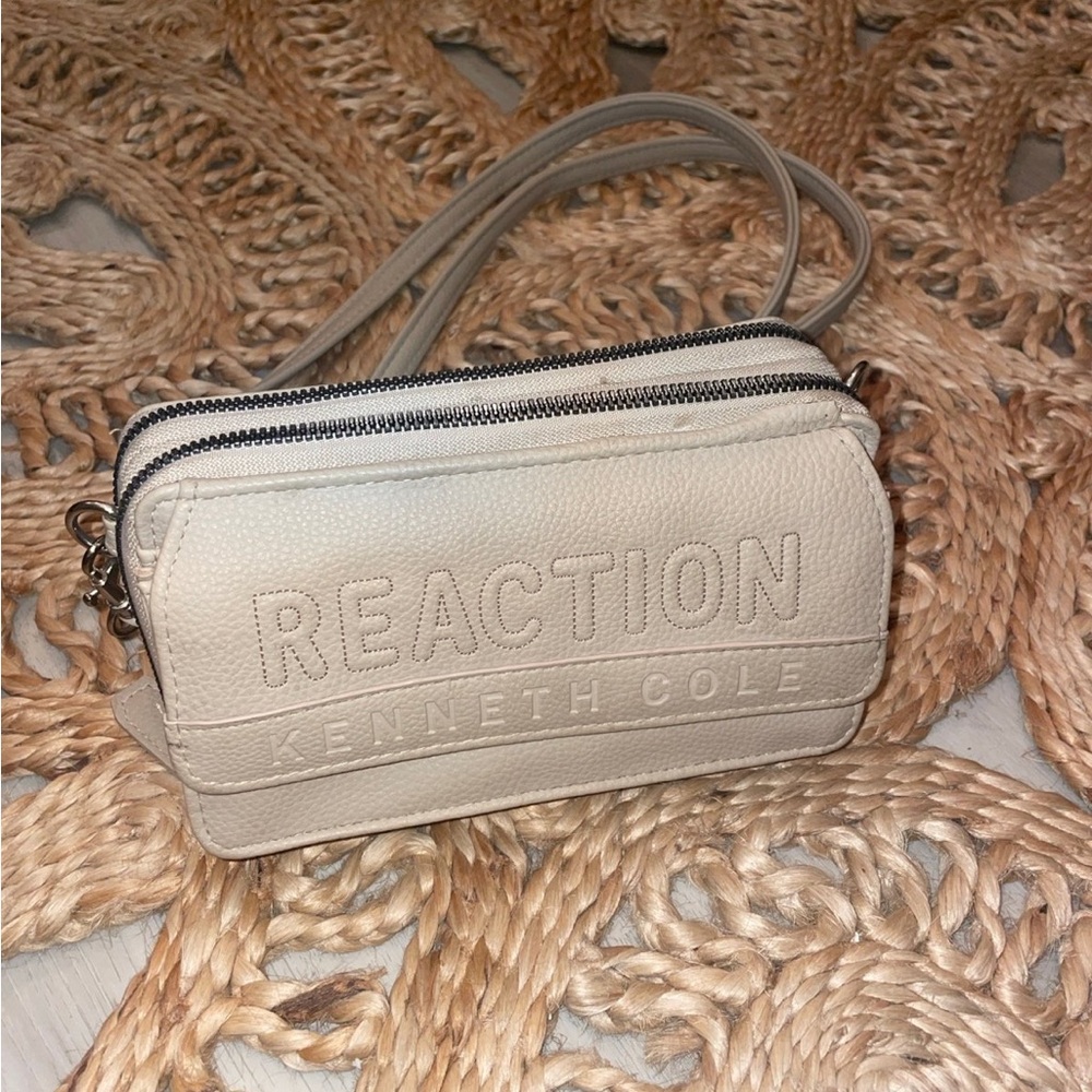 KENNETH COLE REACTION GIGI Wallet / Crossbody Bag / Wristlet